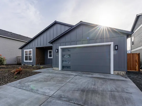 112 Willow Springs Dr, Talent, OR 97540