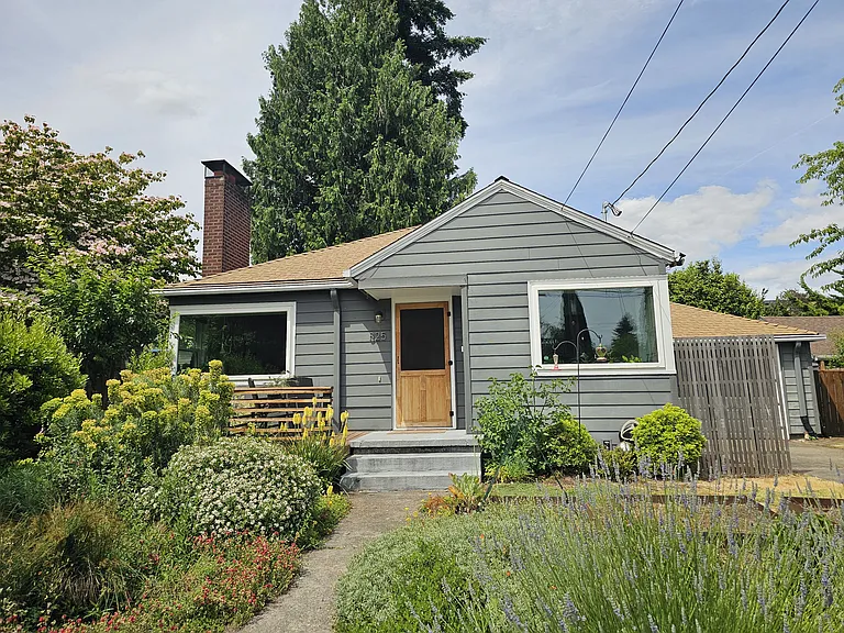 825 N Baldwin St — Photo 1