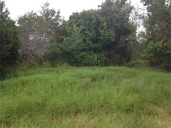 3rd image of 900 Rolling Hills Dr