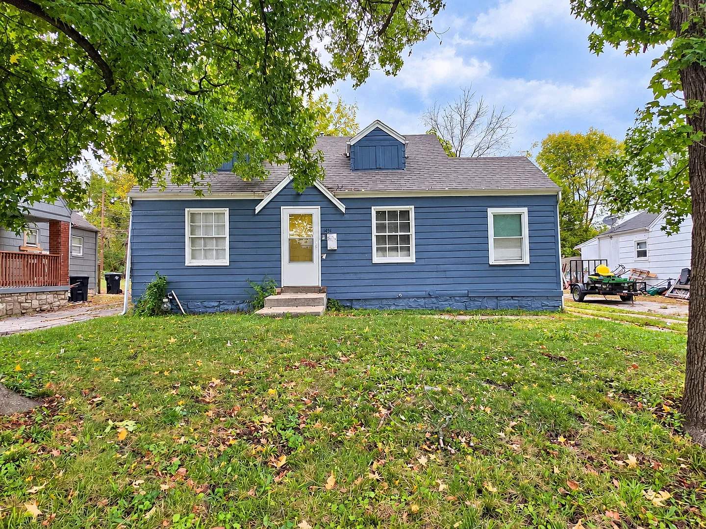 Charming 3-Bedroom Home with Spacious Backyard! — Photo 1