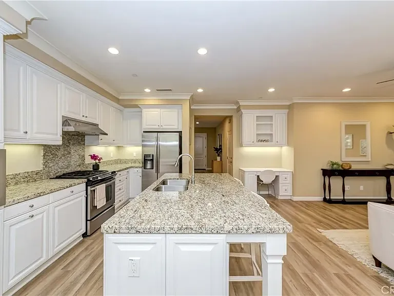 30 Larkfield — Photo 8