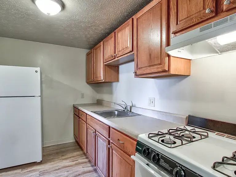 Lake Street Apartments — Photo 4