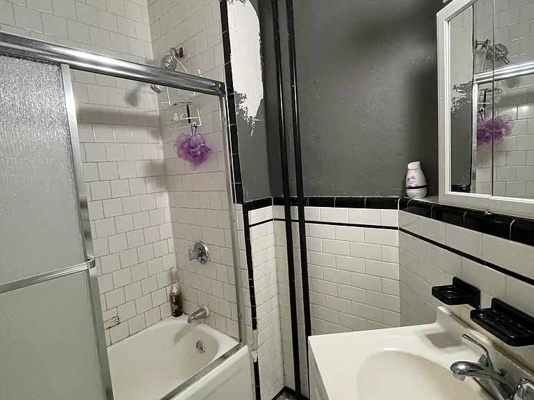 11 Park St #6 — Photo 4