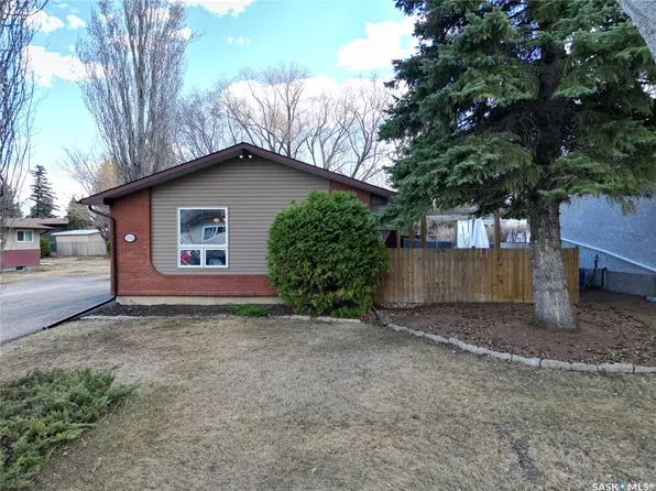 2550 MacDonald AVENUE, Prince Albert, SK S6V 2V9