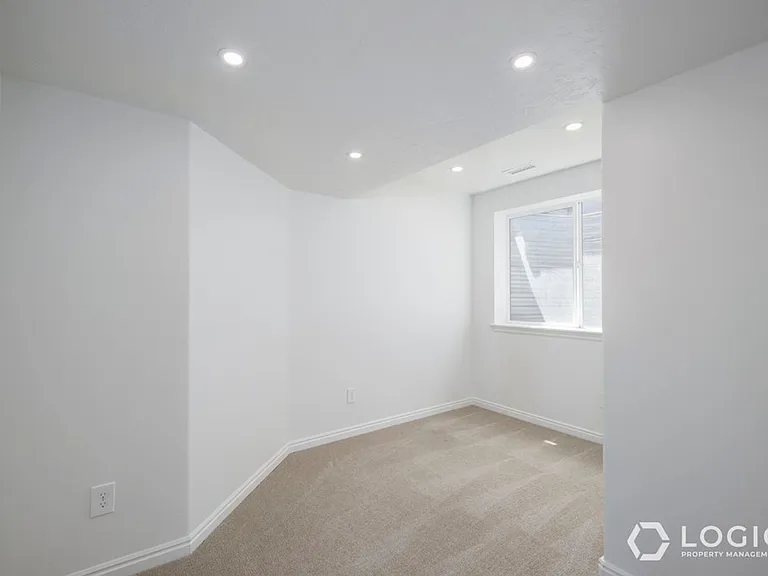 166 E Rawlins Ln — Photo 16