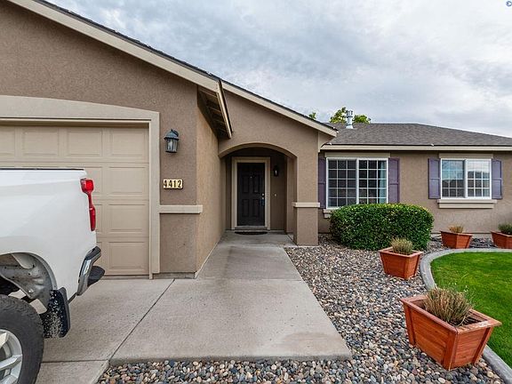 3rd image of 4412 Monterey Dr