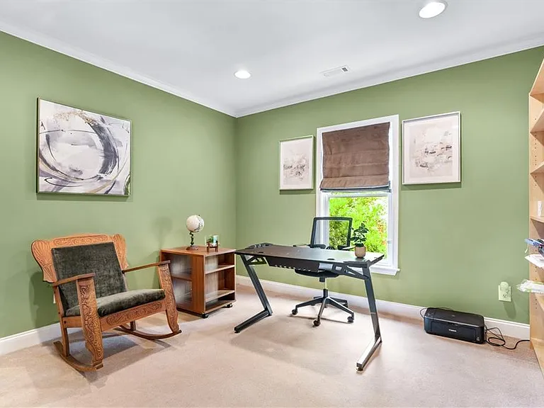 4260 Beverly Ln NE — Photo 12