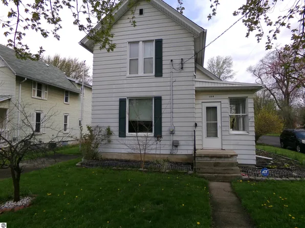 109 E Gibbs St, Saint Johns, MI 48879