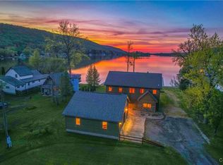 657 W Cottage Ln, De Ruyter, NY 13052