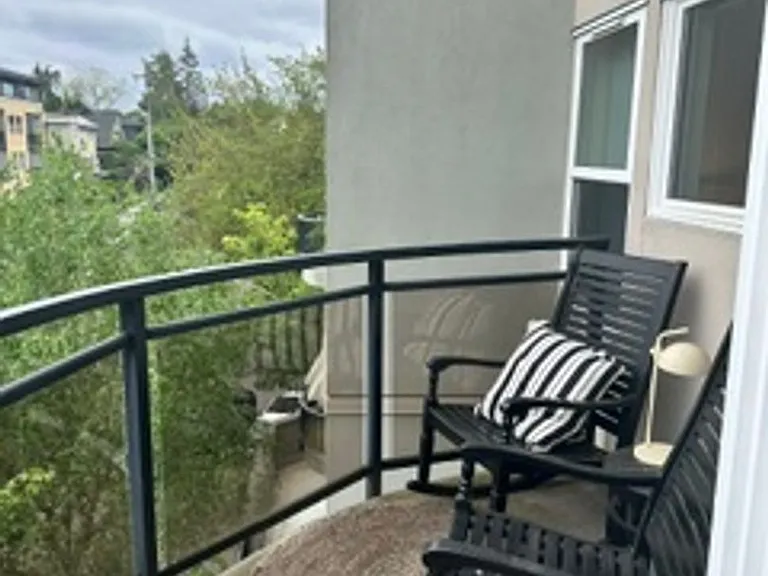 1835 Queen Anne Ave N #303 — Photo 2