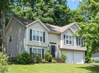 4 Wild Rose Ln, Norwalk, CT 06850