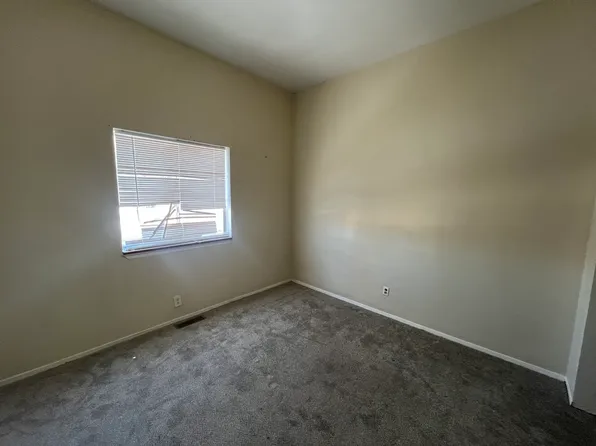 1002 E 4th St, Monroe, MI 48161