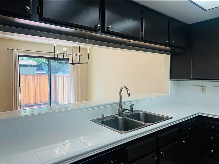 730 Williamsburg Way — Photo 4