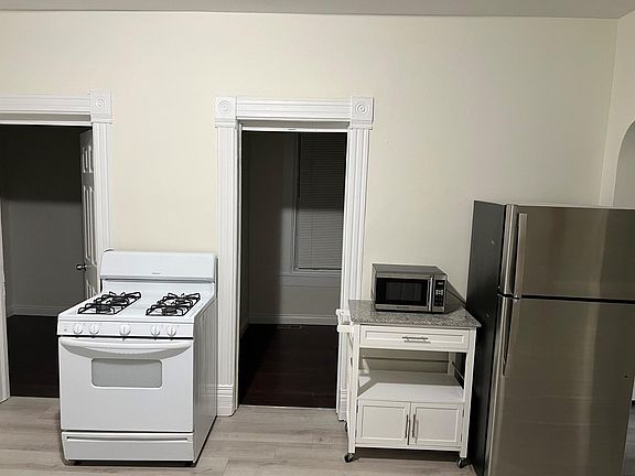 3rd image of 1702 S Union Ave #1F