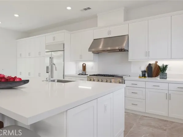 27125 Skyland Way, Valencia, CA 91381