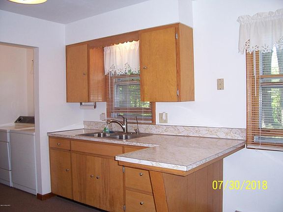 4th image of 604 S Norton St