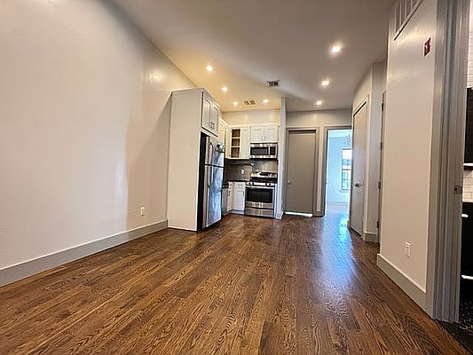 1st image of 1258 Jefferson Ave #3R