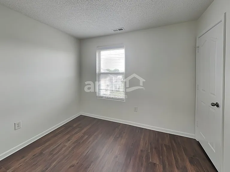 13711 Riding Hill Ave — Photo 20