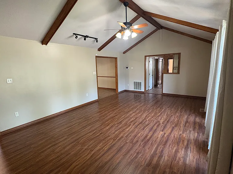 11 Cottonwood Dr — Photo 4