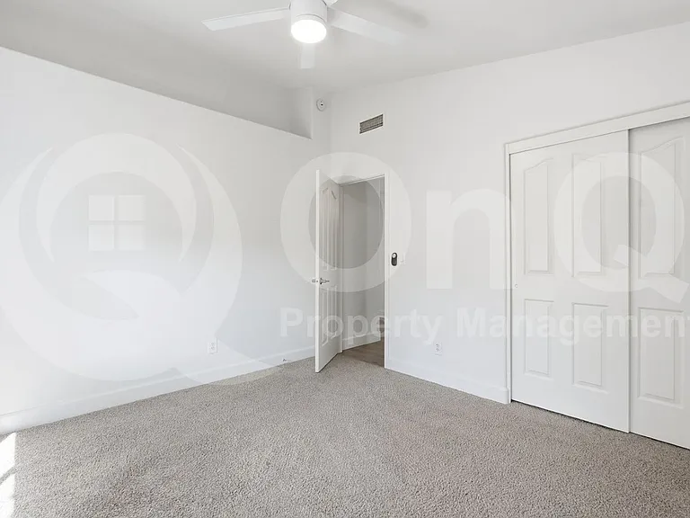401 S Tiago Dr — Photo 35