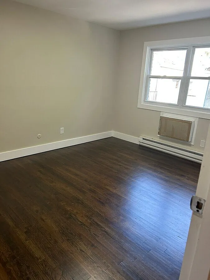 286 S Center St, Orange — Photo 3