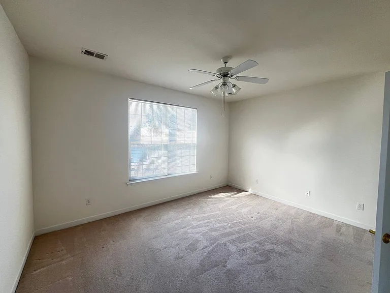 351 Vermillion Dr — Photo 18
