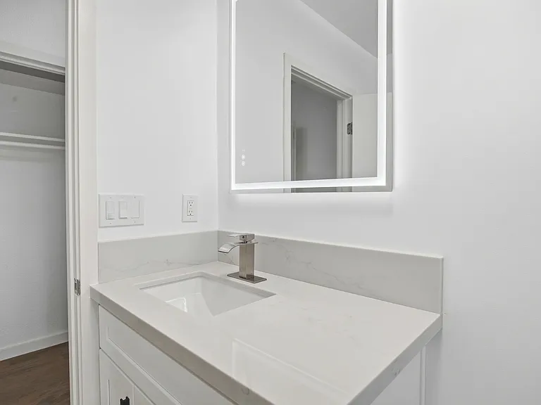 4701 Abbott Rd #B — Photo 11