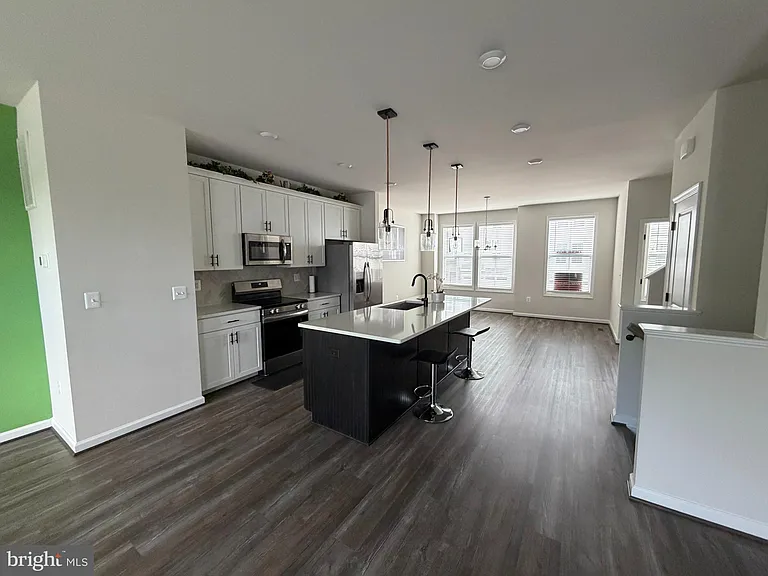 4105 Bolton Ct — Photo 8