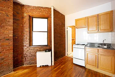 Rented by R New York