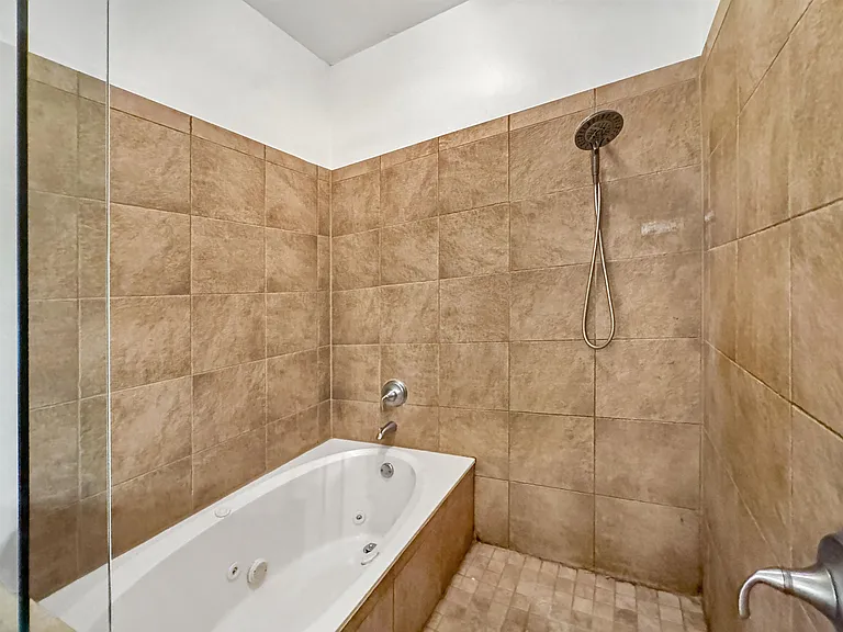 510 City House Ct #204 — Photo 30