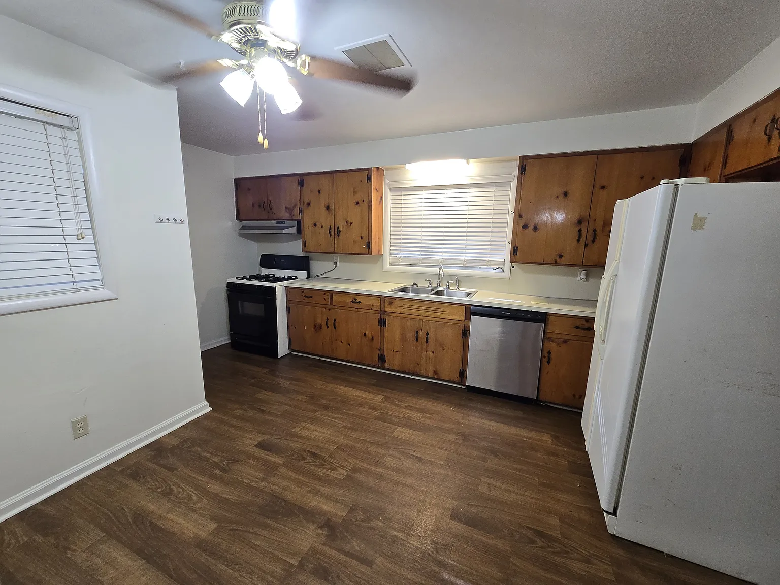 4 bed, 1872 sqft, $1,650 — Photo 4