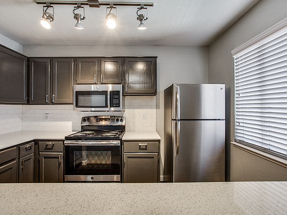 2nd image of 2624 Southern Hills Blvd #33
