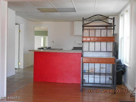 4th image of 807 S Madison St