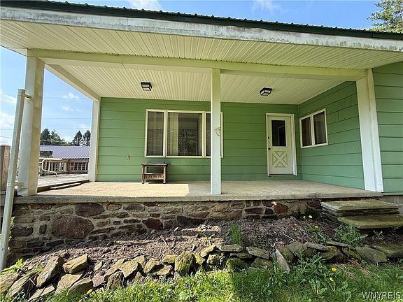 2nd image of 4083 Closser Rd