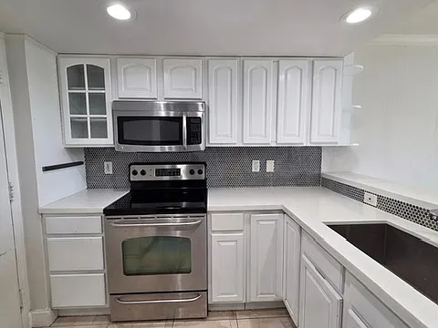 3 bed, $833 — Photo 3