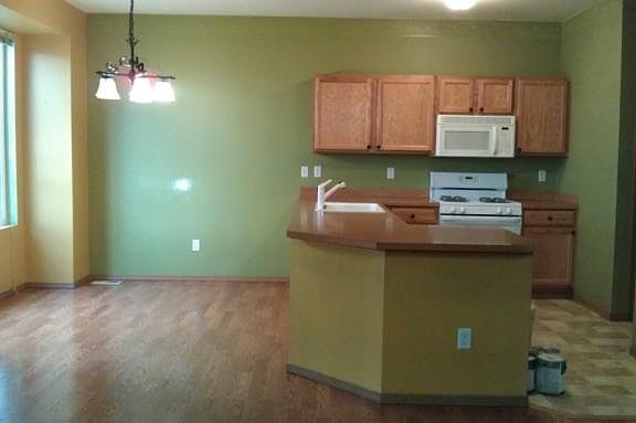 3rd image of 9801 184th St E