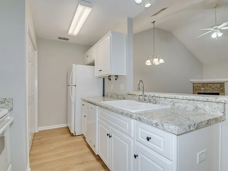 418 Northrop Pl — Photo 8