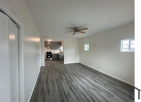3rd image of 2715 1/2 Alsace Ave