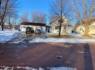 1305 9th Ave N, Saint James, MN 56081