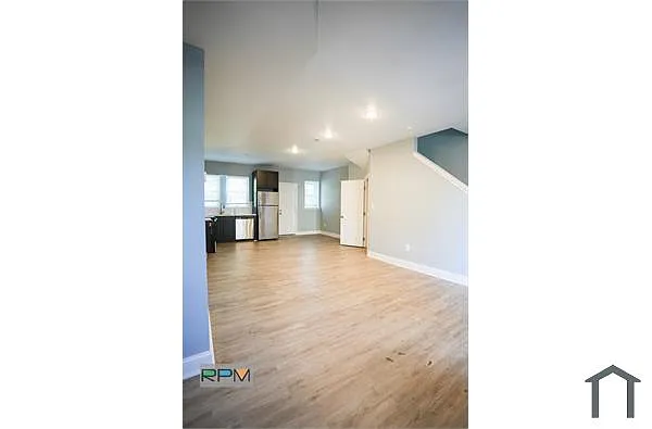 Building Photo - 3905 Ridgewood Ave