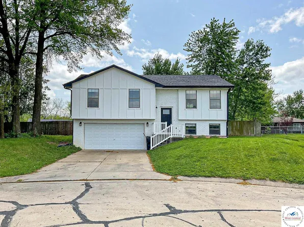 1290 E 40th St, Sedalia, MO 65301