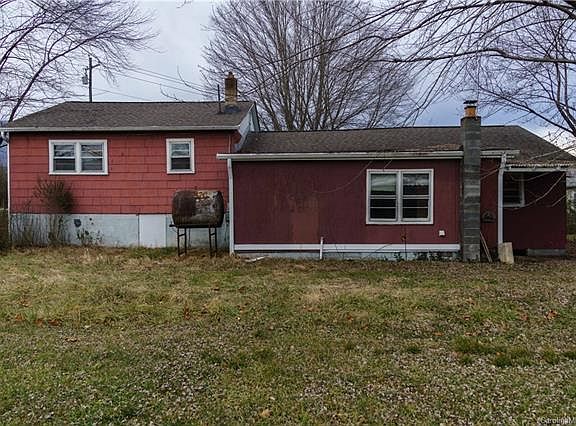 3rd image of 1533 Brown Ave