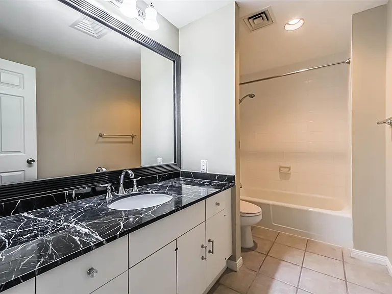 15 Greenway Plz #5C — Photo 15