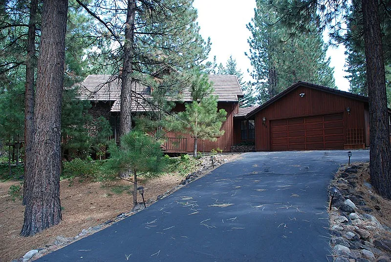 950 Yellow Pine Rd photo 1