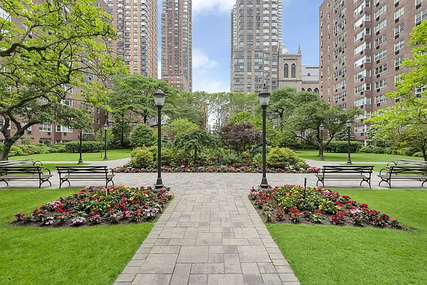 Sold by Compass | media 10