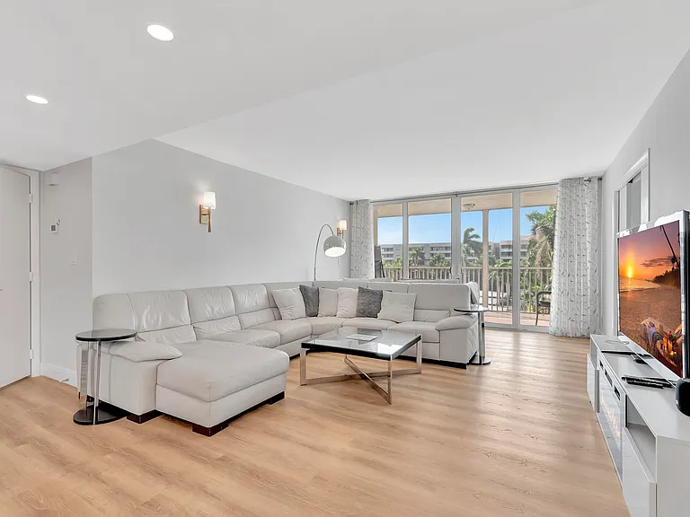 1 Harbourside Dr #4502 — Photo 16