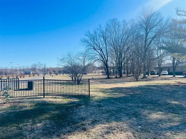 221 S Main St, Beaver Dam, KY 42320