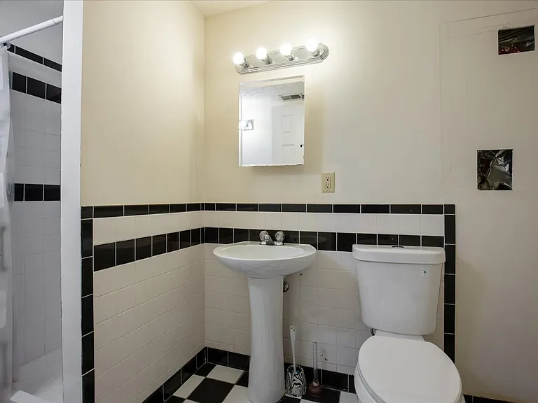 1904 Hilton Ct — Photo 16