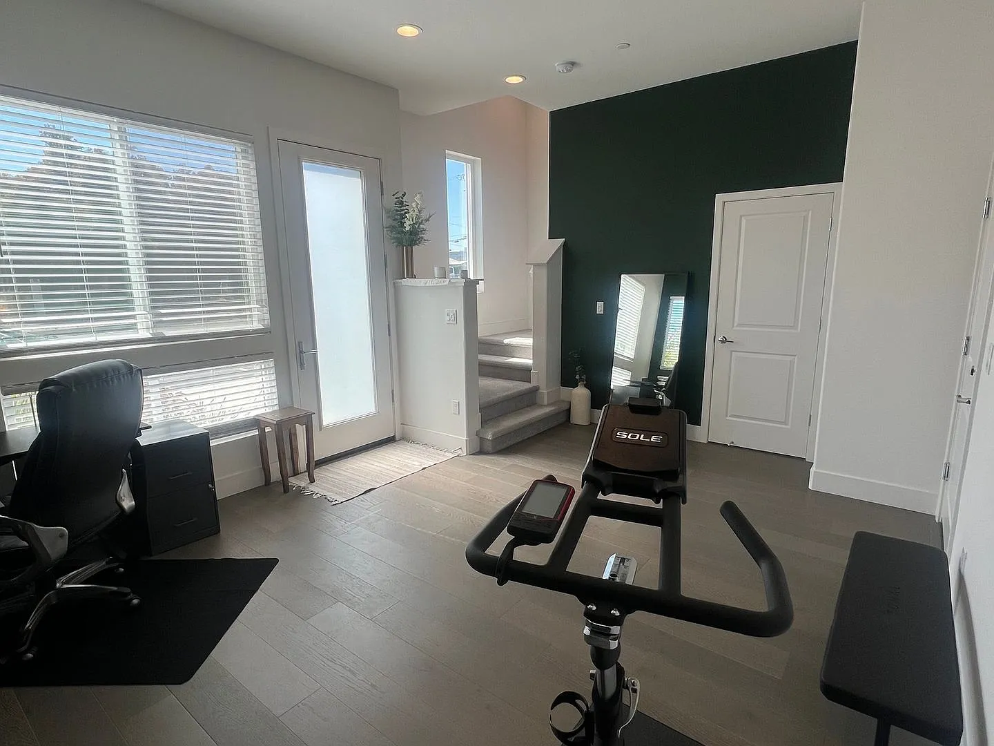 2 Bedroom Condo in Richmond's Recreational Hub — Photo 3