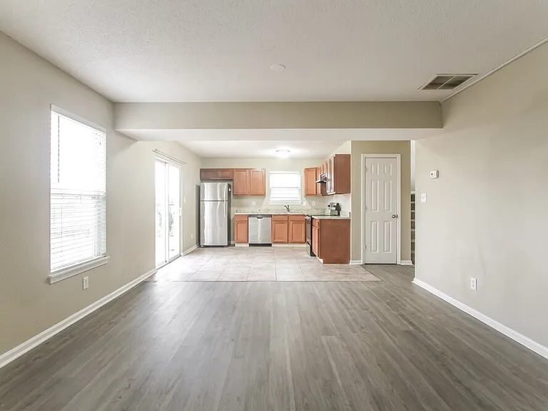 607 Sweet Creek Dr — Photo 8
